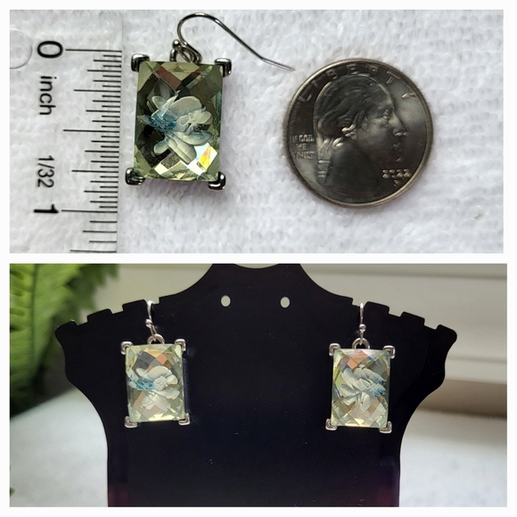 CATO Light Green Hidden Flower Necklace and Matching Earrings / Pierced - Picture 7 of 8